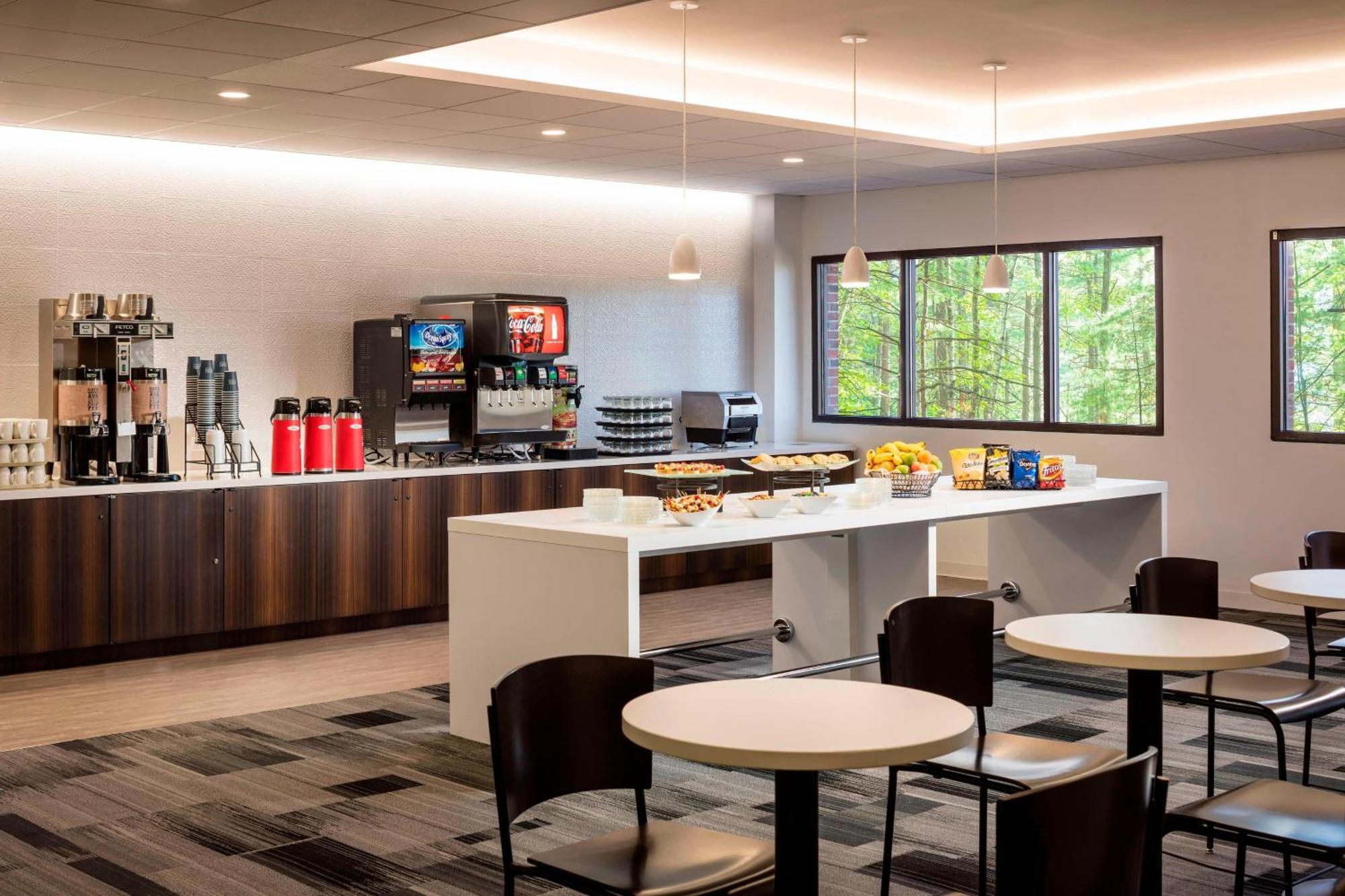 Four Points By Sheraton Norwood Conference Center Bagian luar foto