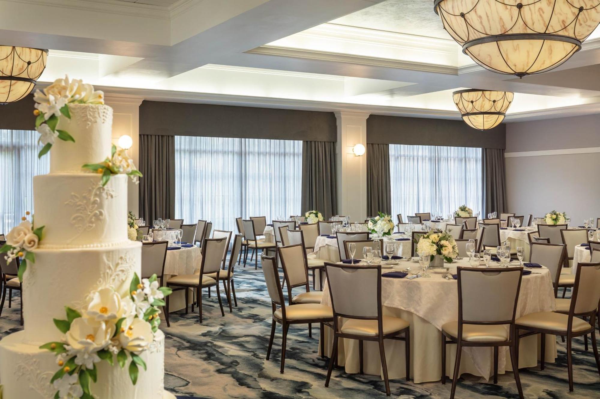 Four Points By Sheraton Norwood Conference Center Bagian luar foto