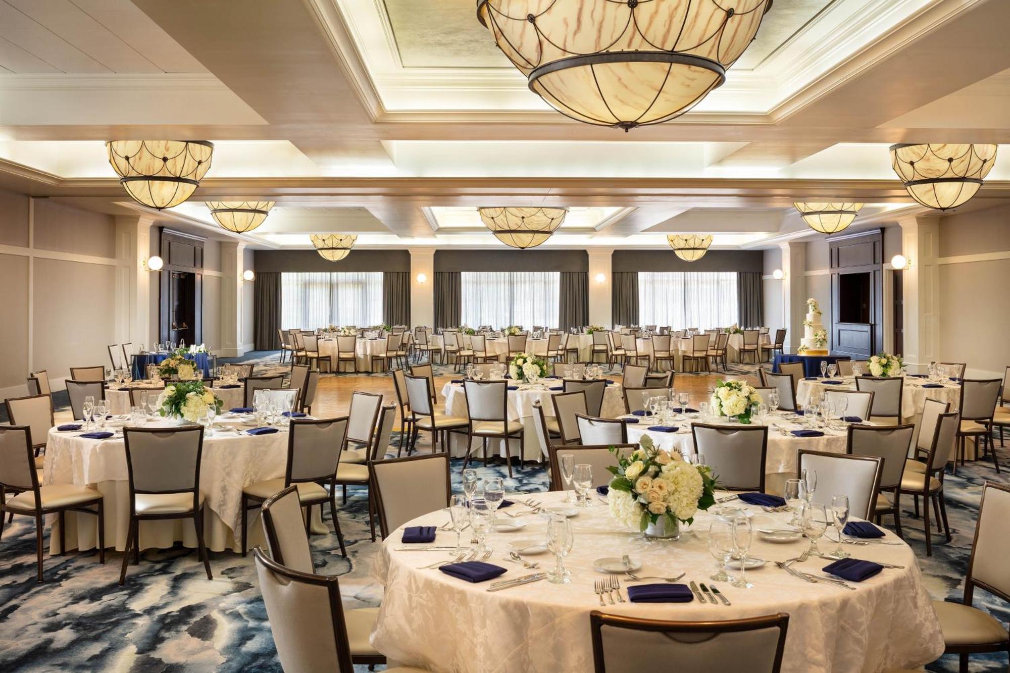 Four Points By Sheraton Norwood Conference Center Bagian luar foto