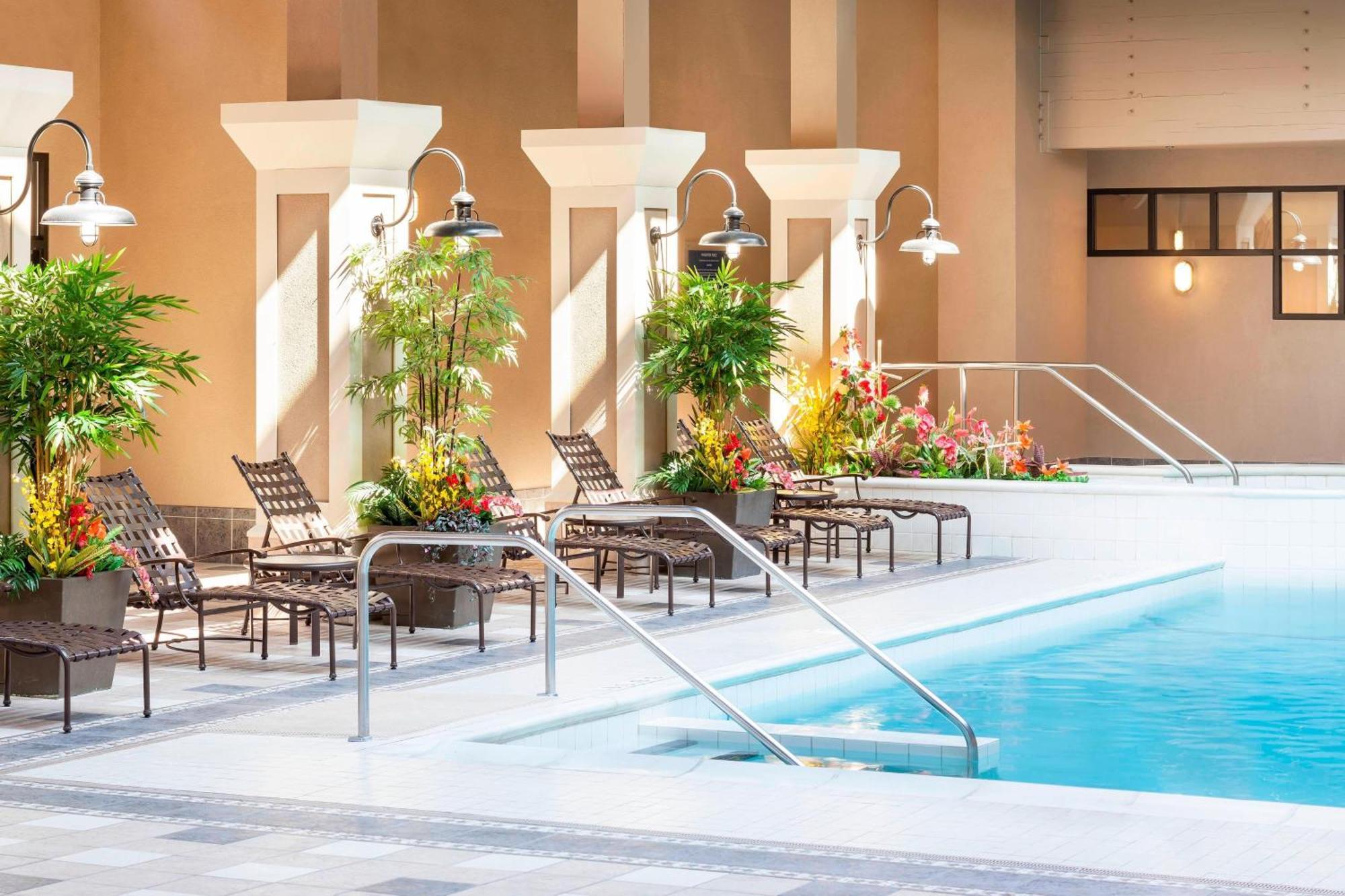 Four Points By Sheraton Norwood Conference Center Bagian luar foto