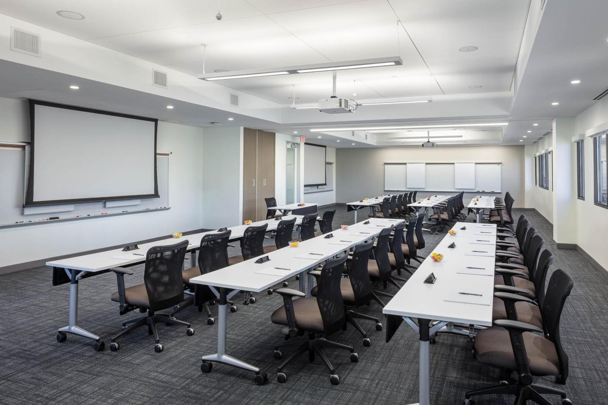 Four Points By Sheraton Norwood Conference Center Bagian luar foto